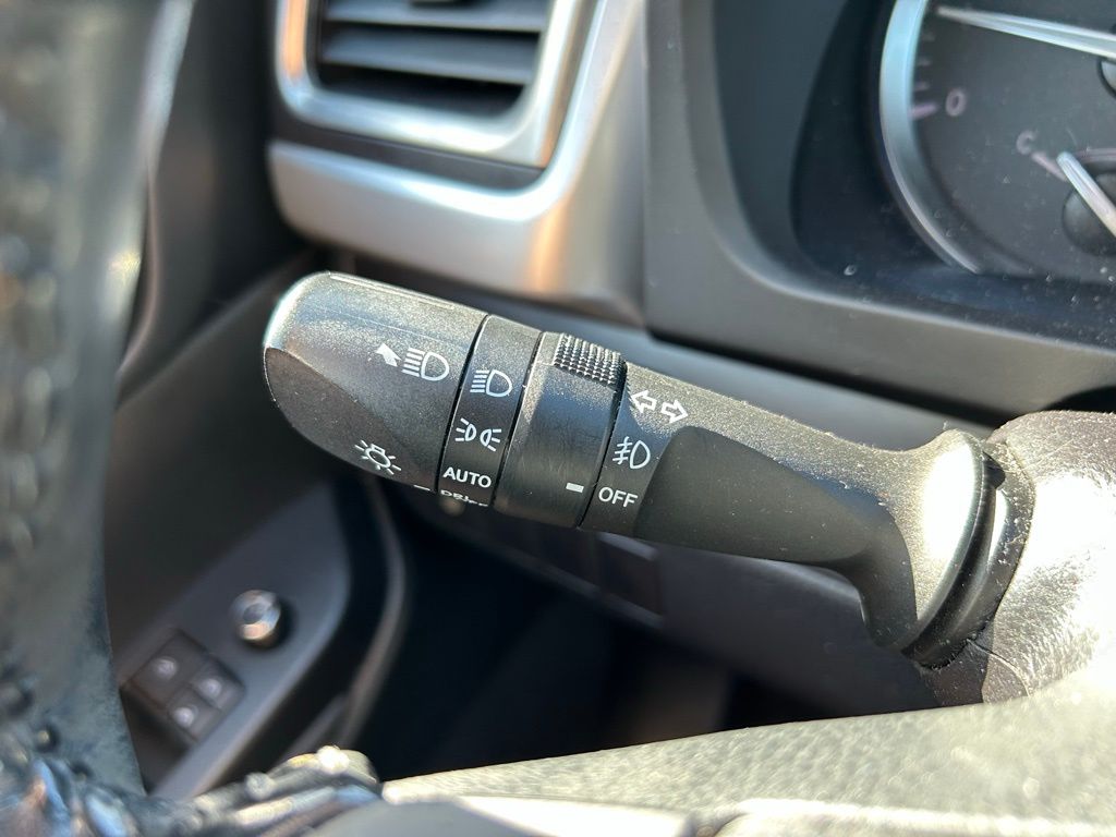 Thumbnail: 2017 Toyota Highlander - 23