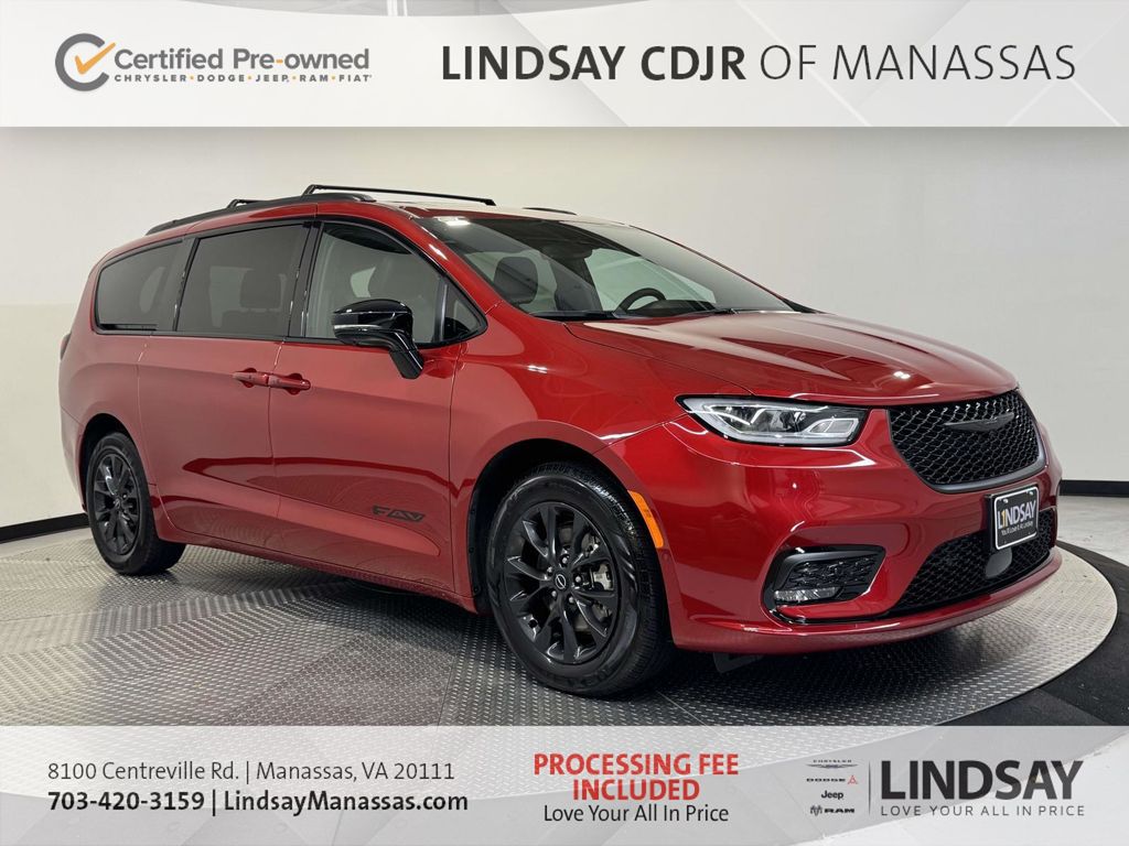 Red Hot Pearlcoat 2025 Chrysler Pacifica Minivan Front-Wheel Drive 9-Speed Automatic
