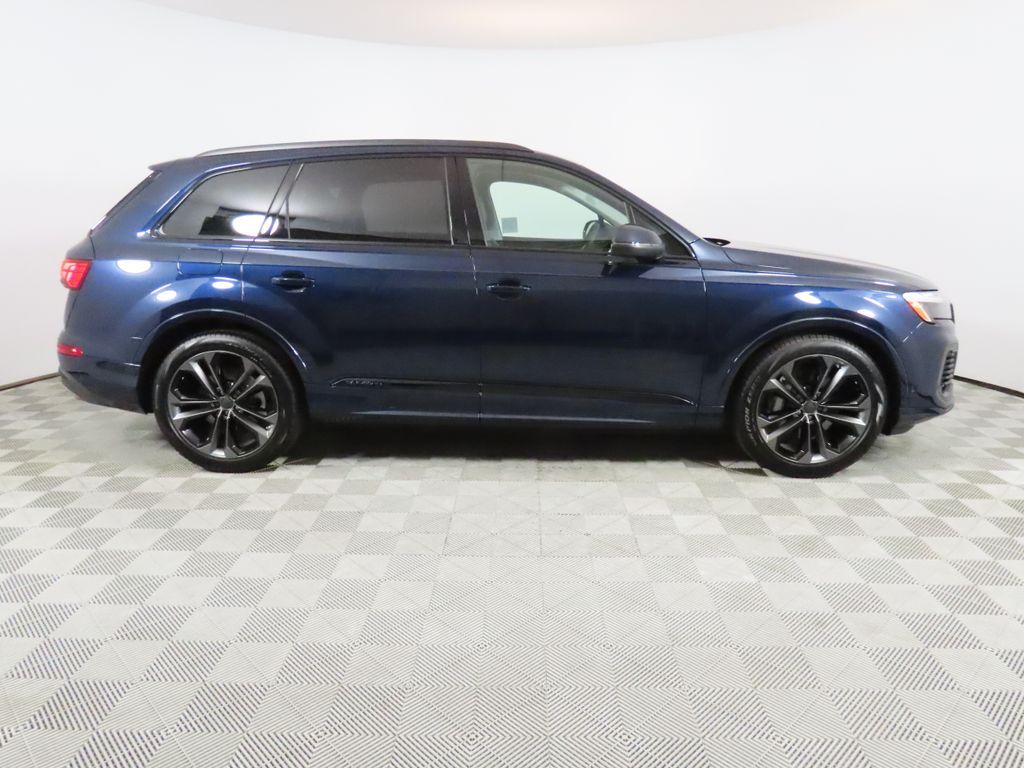 Thumbnail: 2026 Audi Q7 - 6
