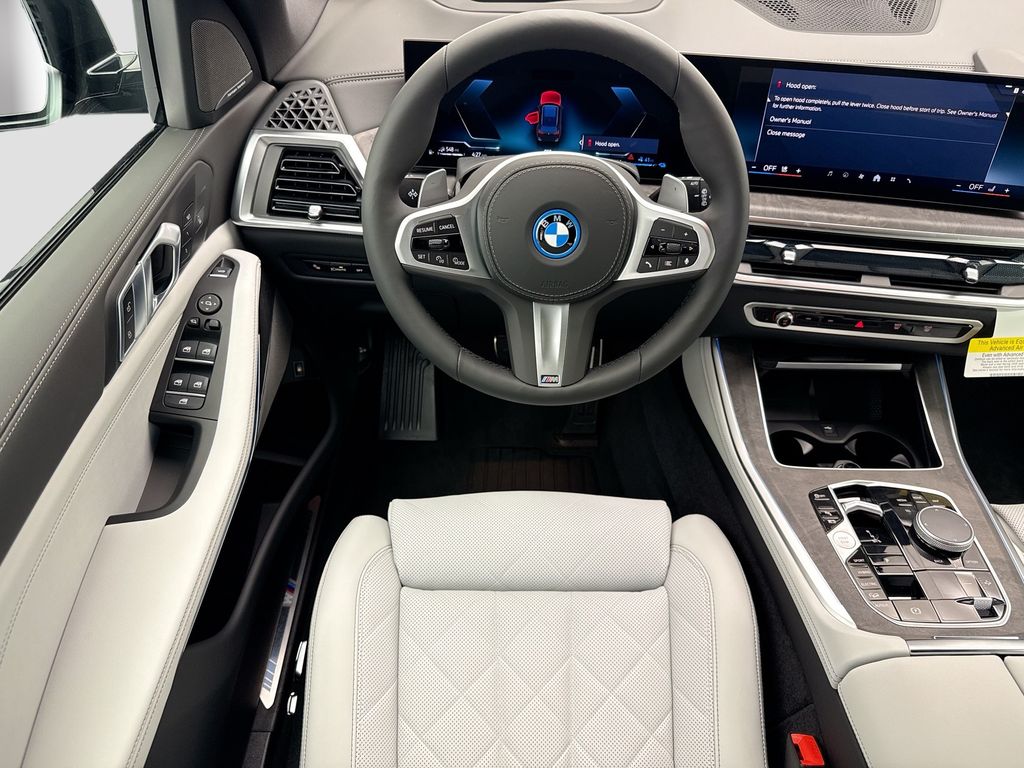 Thumbnail: 2026 BMW X5 - 10