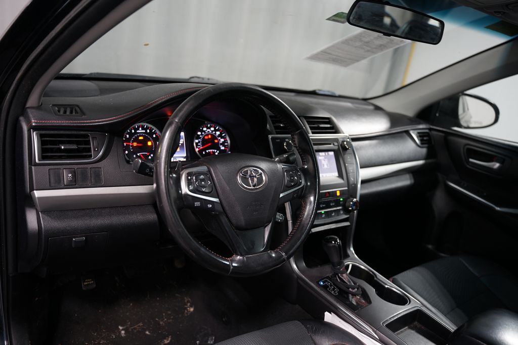 Thumbnail: 2016 Toyota Camry - 7