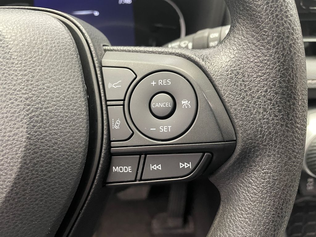 2024 Toyota RAV4 XLE 23