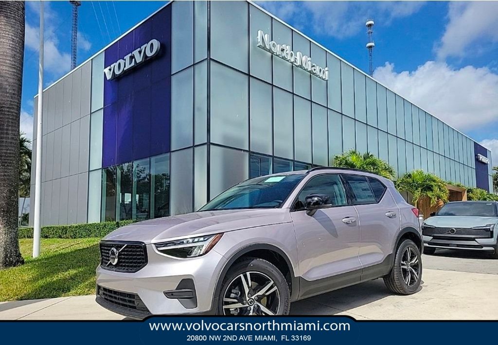 2026 Volvo XC40 B4 Core