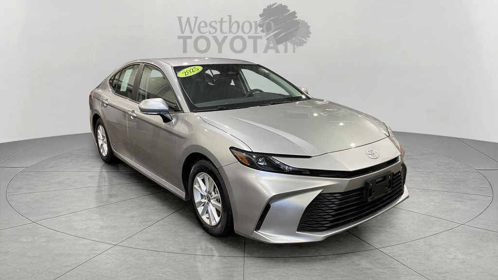2025 Toyota Camry LE FWD