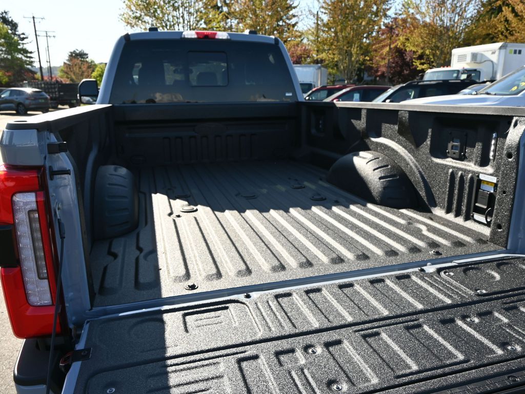 2025 Ford F-350 Super Duty Platinum