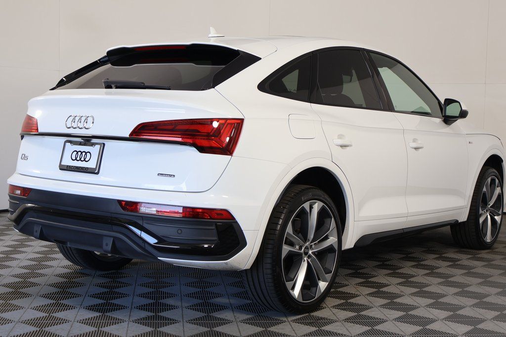 Thumbnail: 2022 Audi Q5 - 4