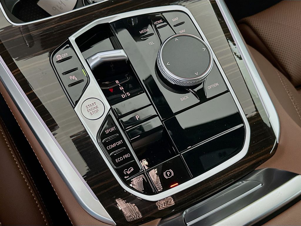 Thumbnail: 2026 BMW X5 - 15