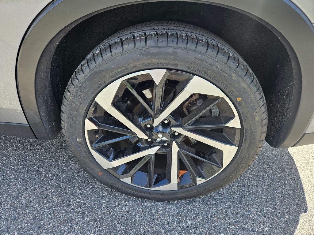 Thumbnail: 2024 Mitsubishi Outlander - 8