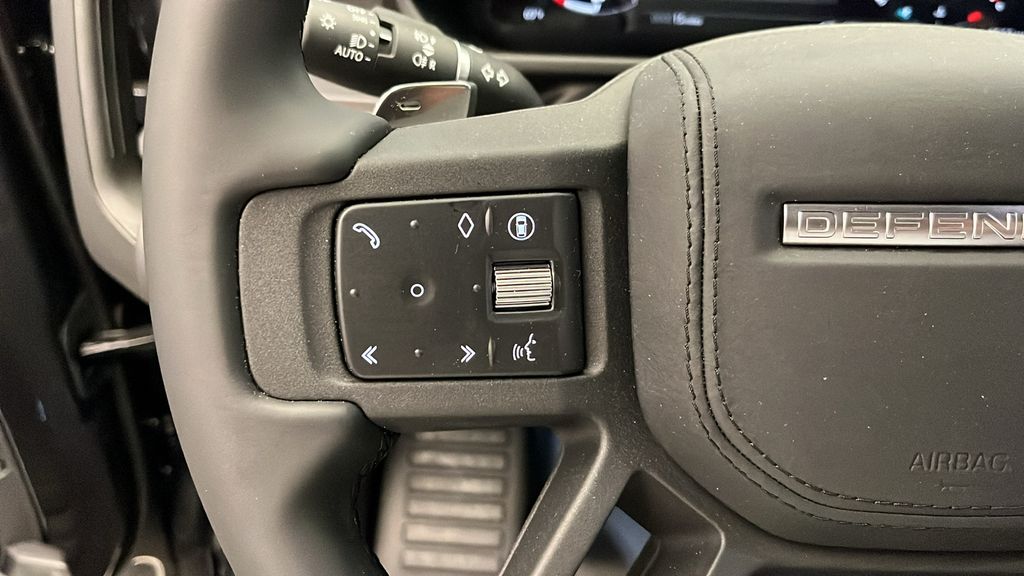 2025 Land Rover Defender 110 14