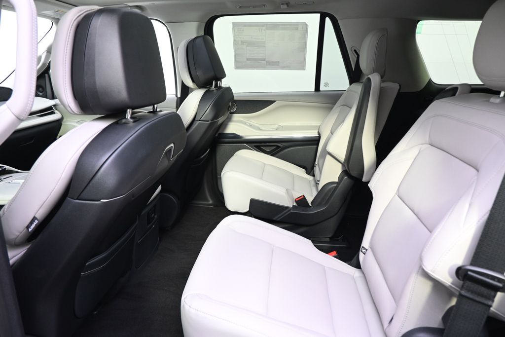 New 2026 White Lincoln Reserve image 21