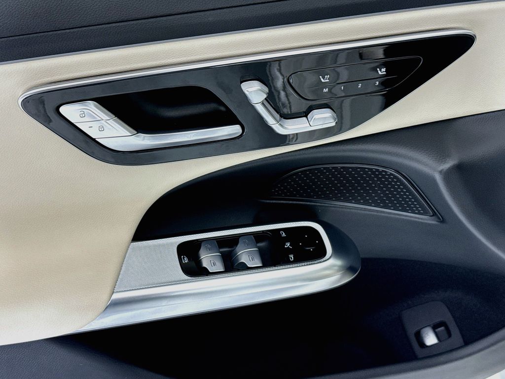 Thumbnail: 2025 Mercedes-Benz E-Class - 23