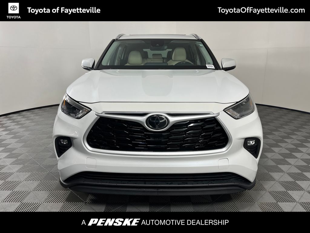 Thumbnail: 2022 Toyota Highlander - 20