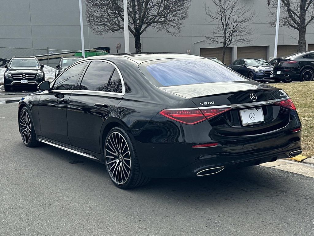 Thumbnail: 2022 Mercedes-Benz S-Class - 13