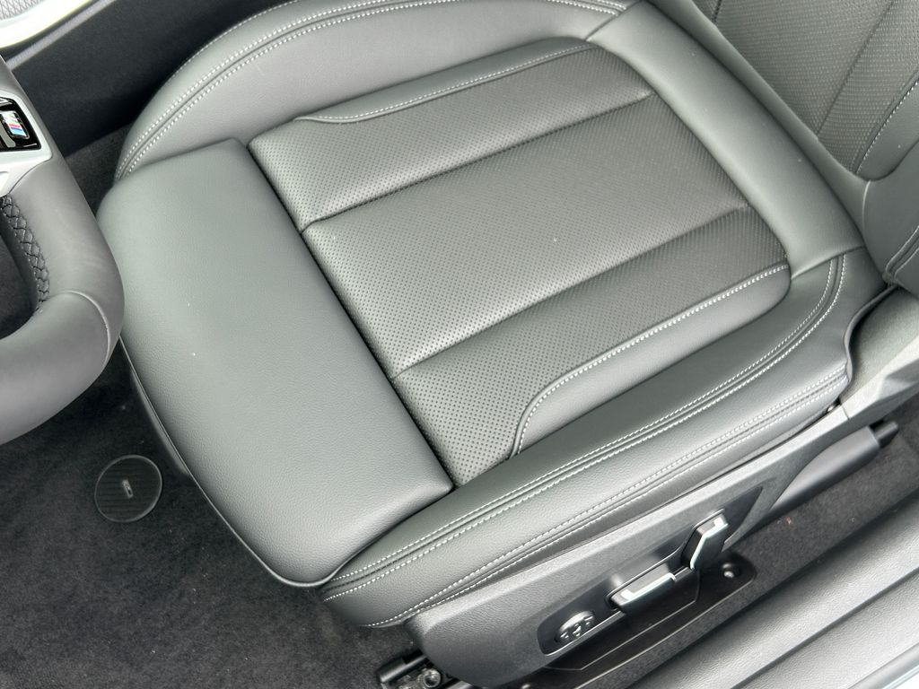 Thumbnail: 2026 BMW 4 Series - 15