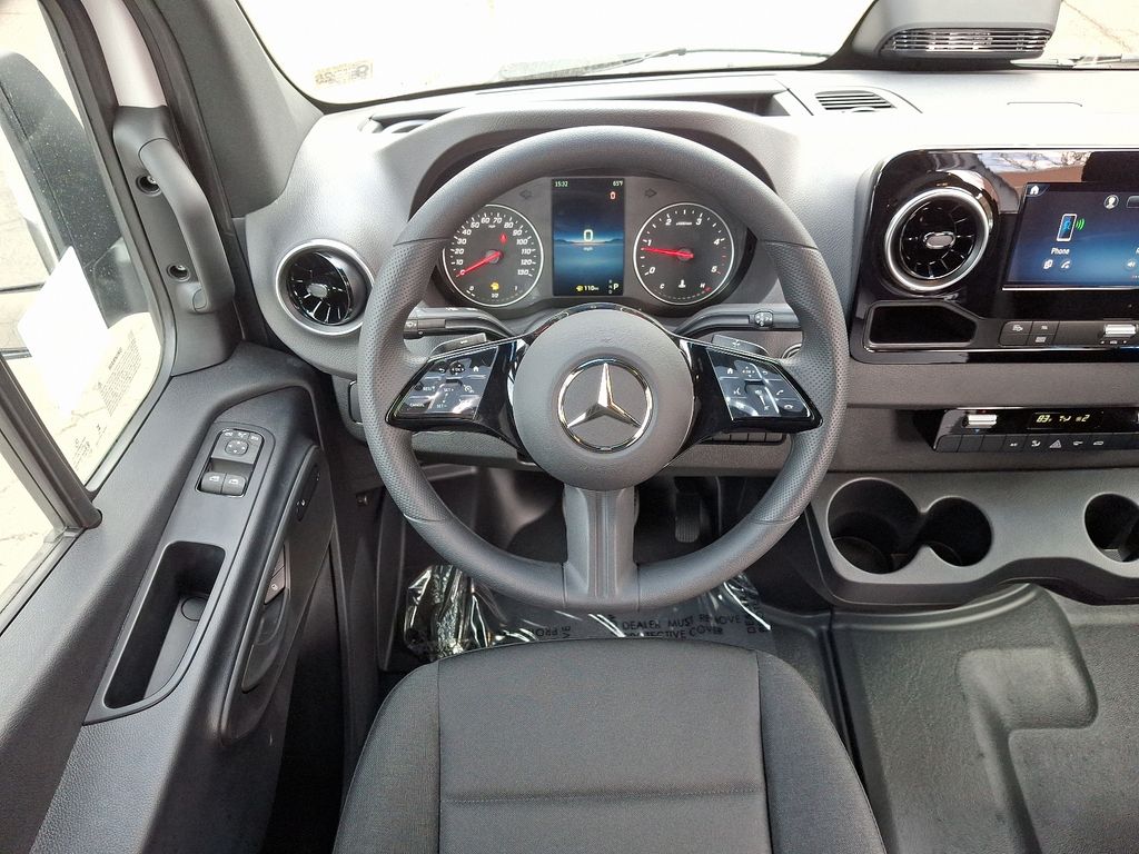 2025 Mercedes-Benz Sprinter 2500 8