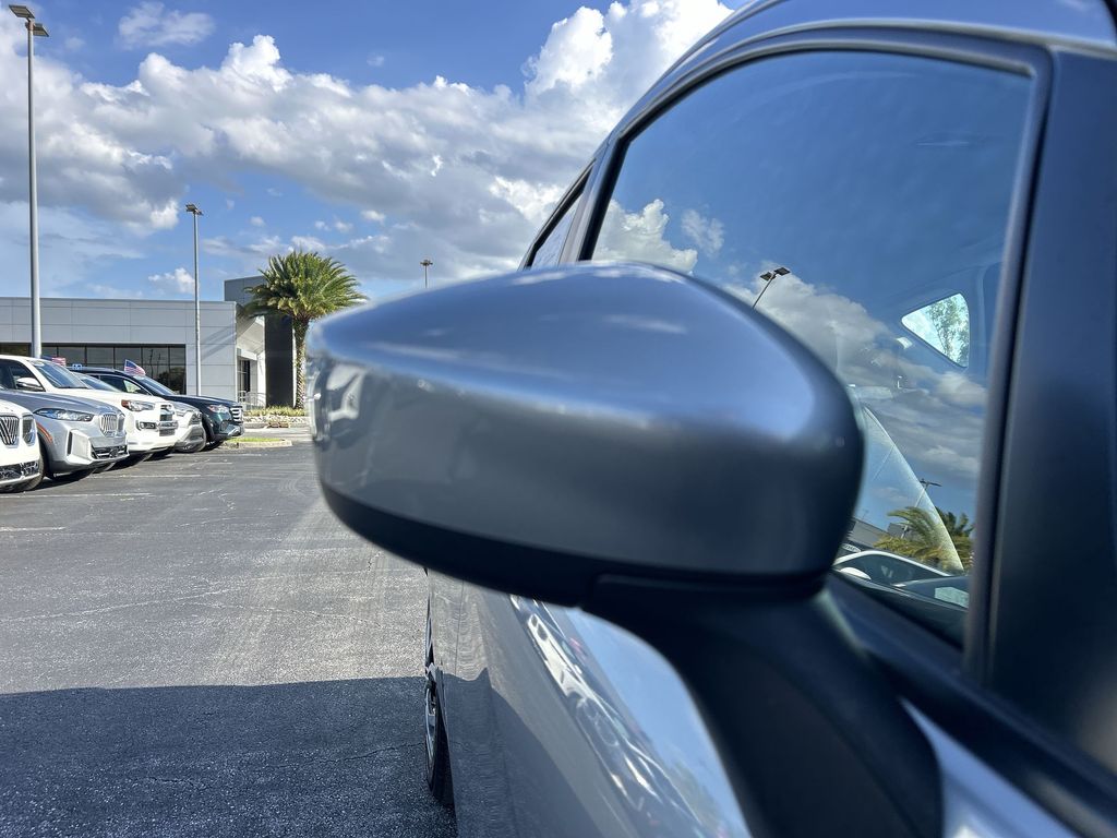 Thumbnail: 2015 Nissan Versa Note - 30