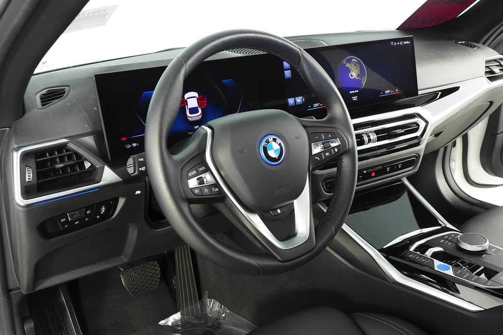 Thumbnail: 2023 BMW i4 - 31