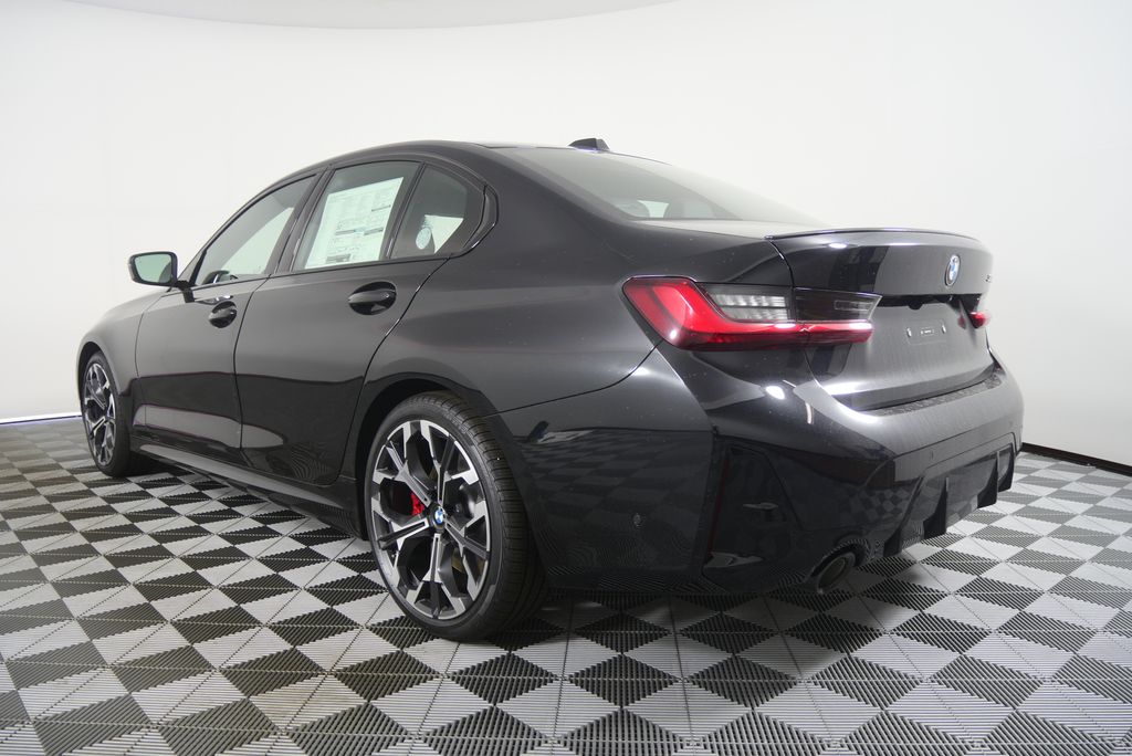 Thumbnail: 2026 BMW 3 Series - 3