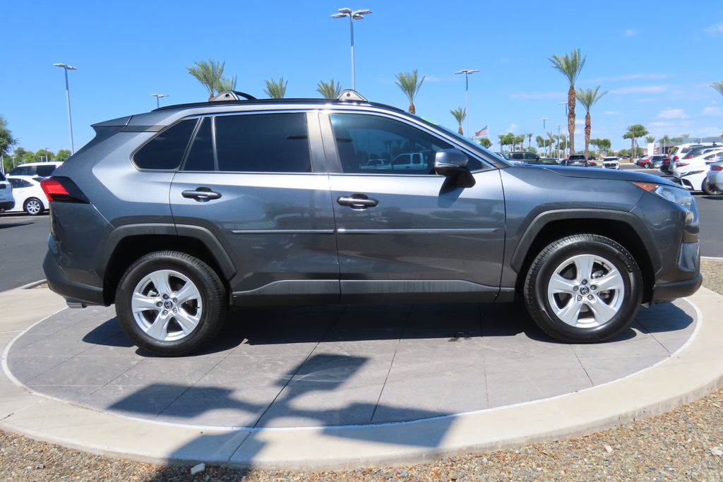 Thumbnail: 2021 Toyota RAV4 - 4