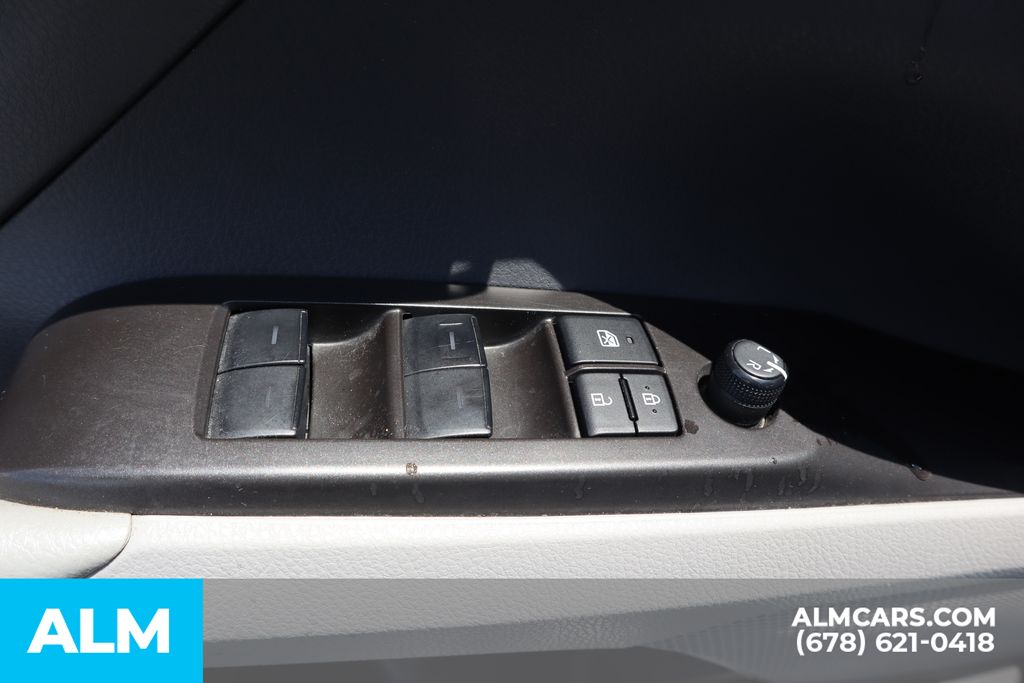 2023 Toyota Camry LE photo 14