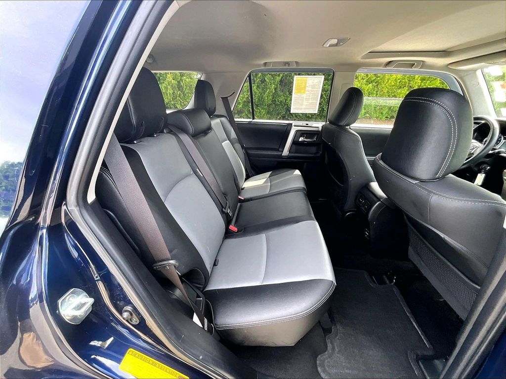 2019 Toyota 4Runner — photo 16