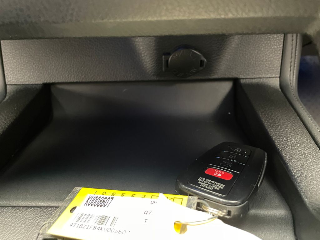 Thumbnail: 2019 Toyota Avalon - 28