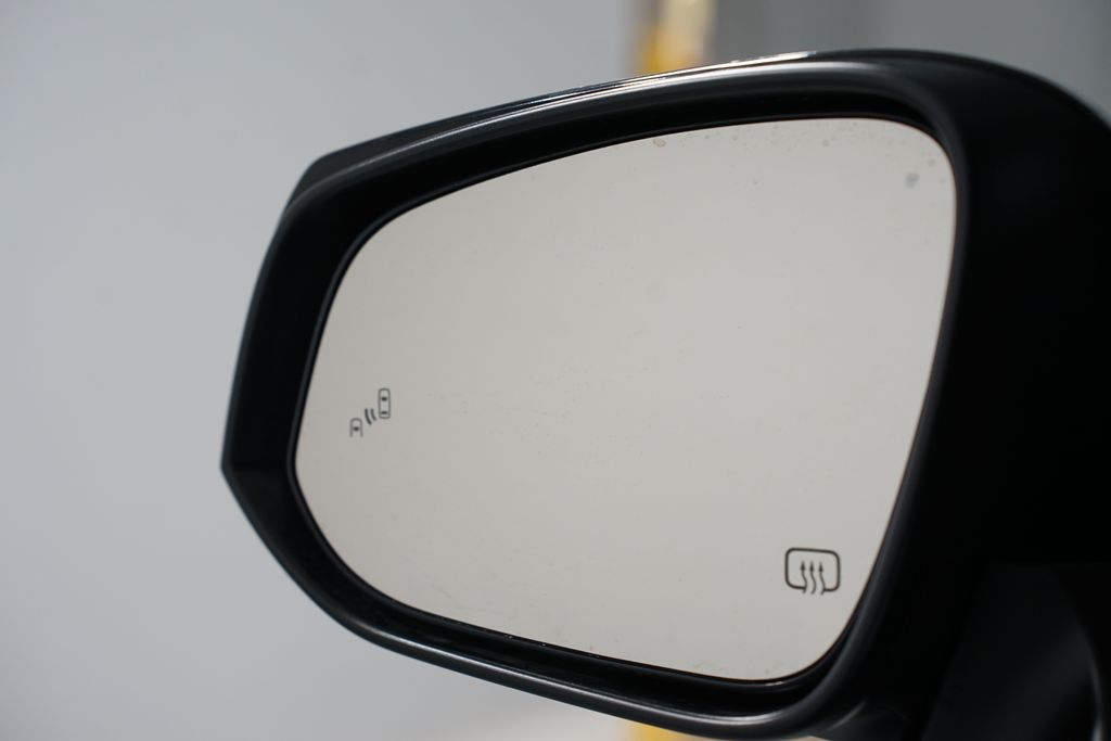 Thumbnail: 2025 Toyota Corolla Cross - 25