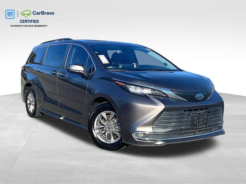 2023 Toyota Sienna XLE 7-Passenger FWD