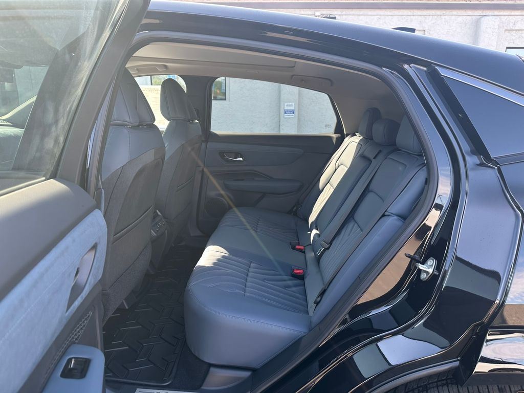 2025 Nissan Ariya PLATINUM+ e-4ORCE