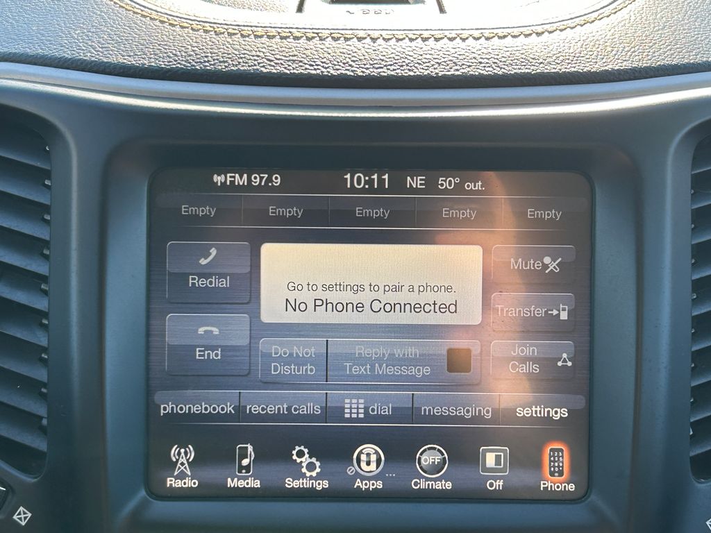 Thumbnail: 2016 Jeep Cherokee - 21