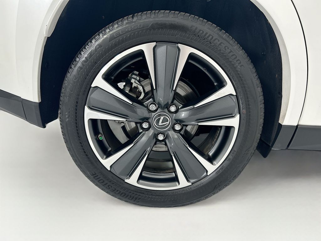 Thumbnail: 2024 Lexus UX - 32