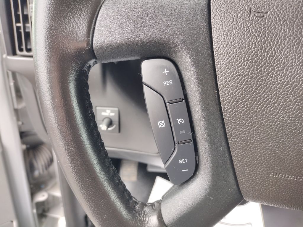2022 Chevrolet Express 3500 LT photo