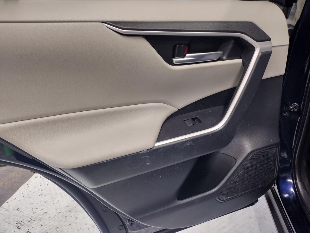 2019 Toyota RAV4 Hybrid XLE