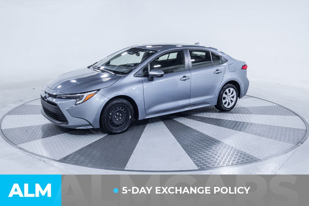 Used 2025  Toyota LE image 3