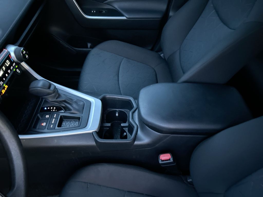 Thumbnail: 2025 Toyota RAV4 - 29