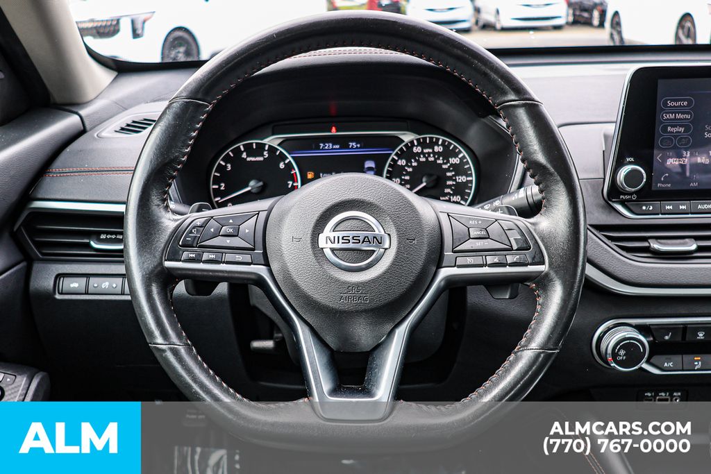 Used 2022 White Nissan 2.5 SR image 29