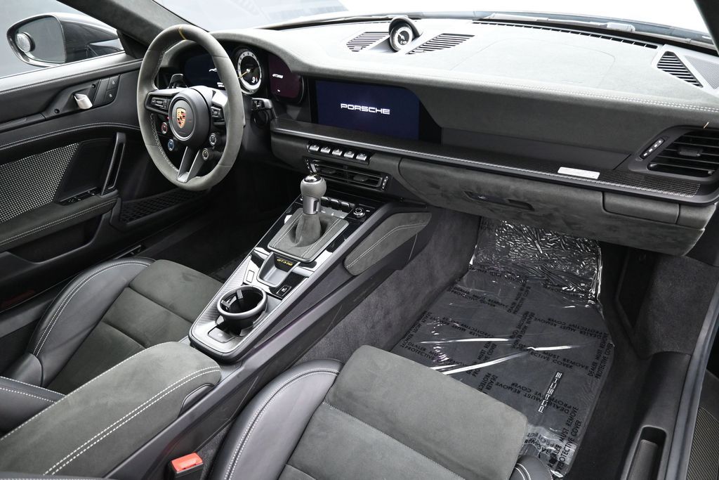 Used 2024  Porsche  image 31
