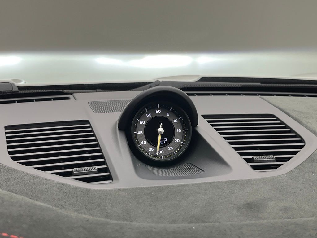 Thumbnail: 2025 Porsche 911 - 23