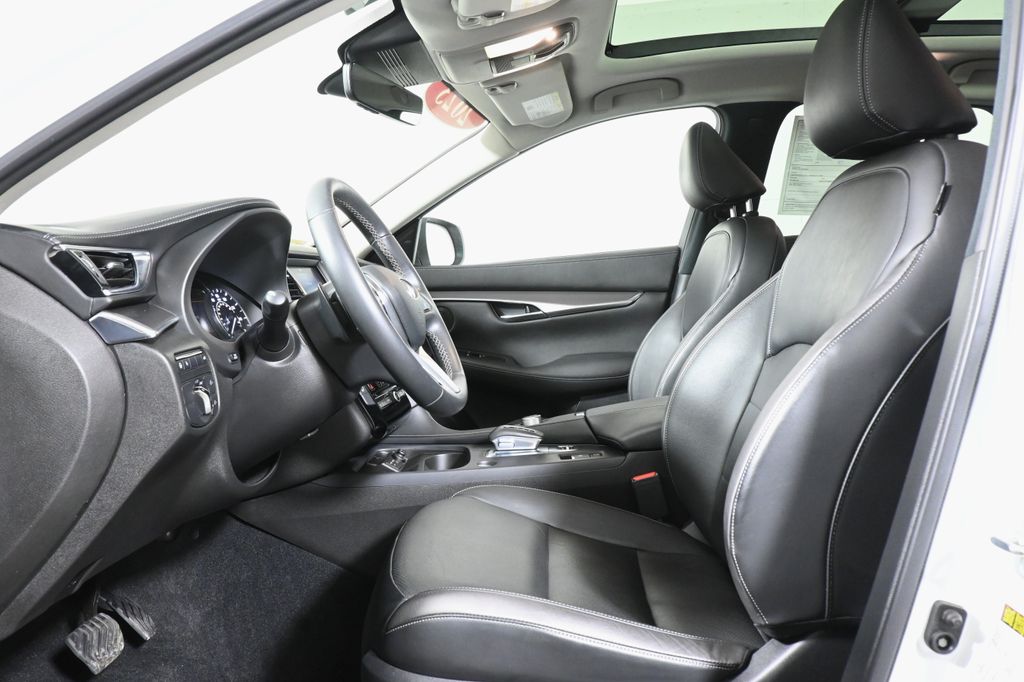 Thumbnail: 2023 INFINITI QX50 - 3