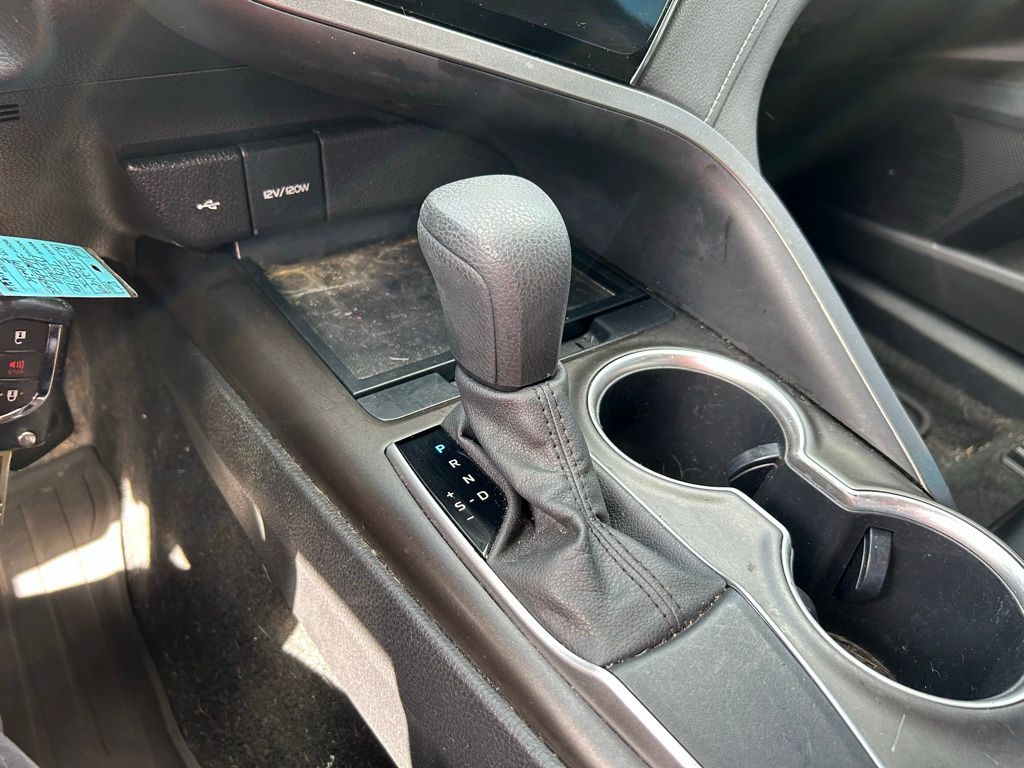Thumbnail: 2021 Toyota Camry - 27