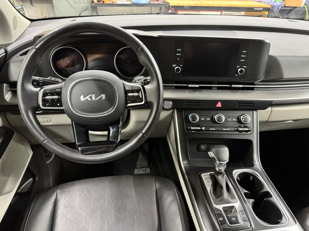 2024 Kia Carnival LX Seat Package