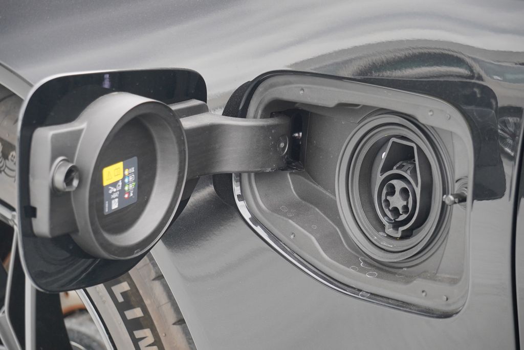 2025 BMW M5 Base 6