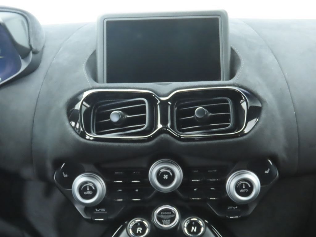 Thumbnail: 2020 Aston Martin Vantage - 14