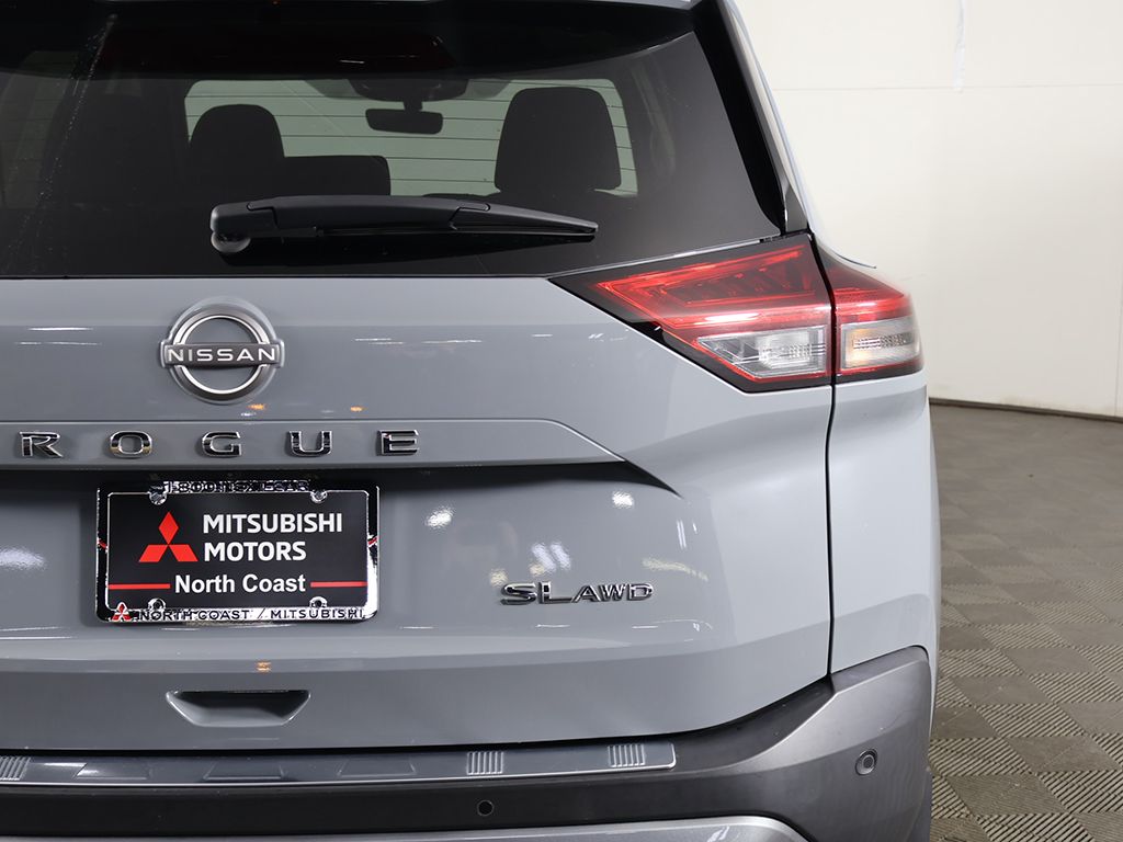 Used 2023 Gray Nissan SL image 17