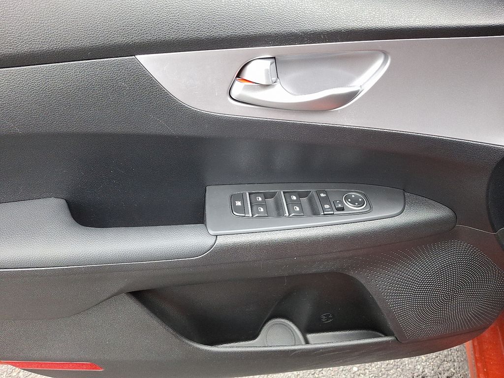 Thumbnail: 2023 Kia Forte - 12