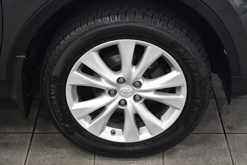 Thumbnail: 2015 Toyota RAV4 - 12