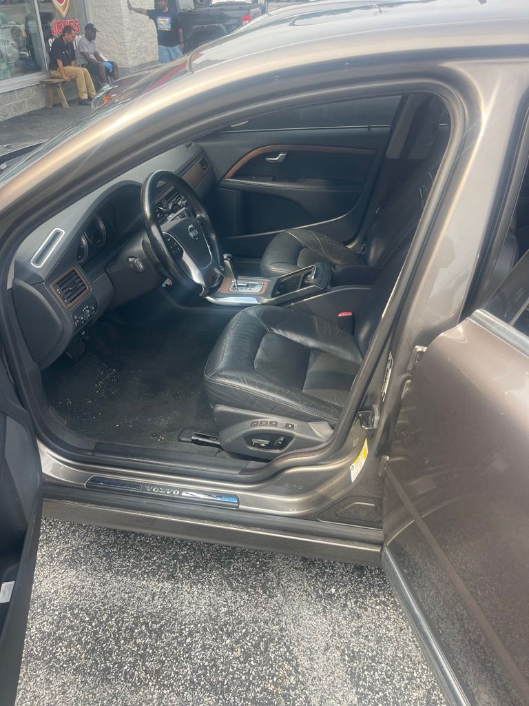 Gray 2010 Volvo S80 Sedan Front-Wheel Drive 6-Speed Automatic