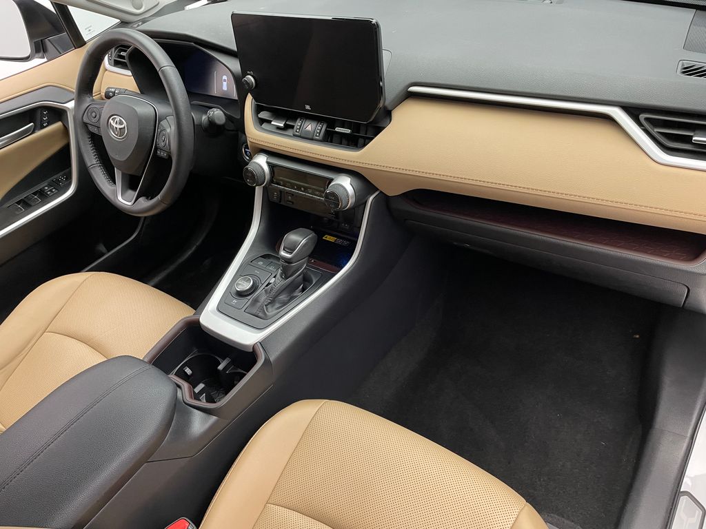 2024 Toyota RAV4 Limited 16