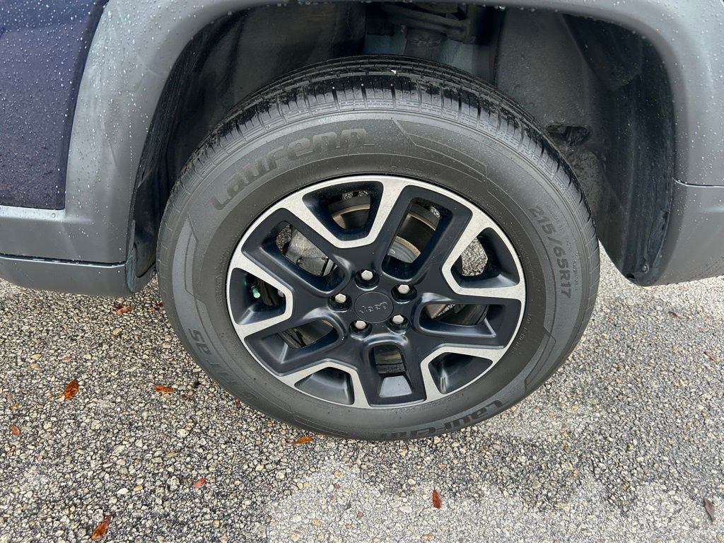 Thumbnail: 2019 Jeep Compass - 9