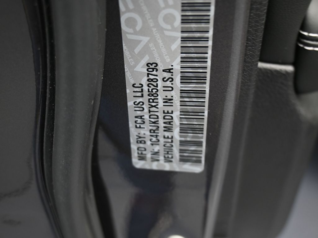 Used 2024 Baltic Gray Metallic Clearcoat Jeep Overland image 18